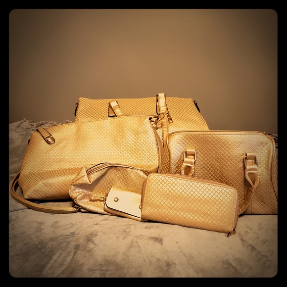 Handbags - Purse set goldtone